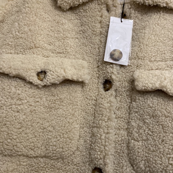 MANGO oversized faux shearling jacket blogger zara competitor brand - Picture 14 of 15